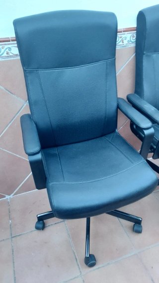 Poltrone in similpelle Ikea nere