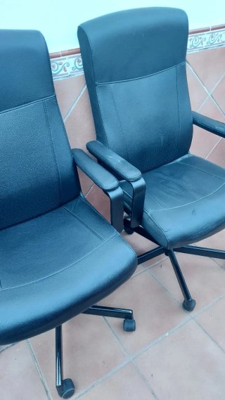 Poltrone in similpelle Ikea nere
