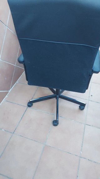 Poltrone in similpelle Ikea nere