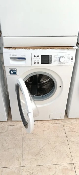 LAVADORA CARGA FRONTAL BOSCH 8 KG A+++