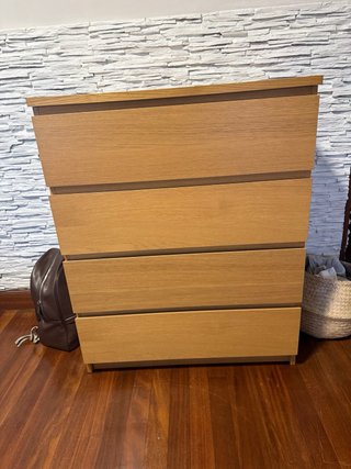 Cómoda de madera con 4 cajones