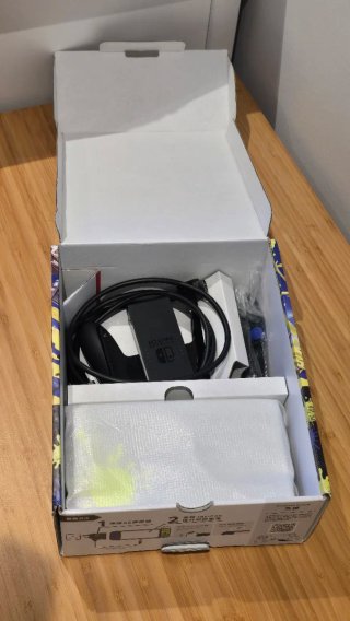 Switch OLED Edizione Splatoon 3 con 1 mese di utilizzo