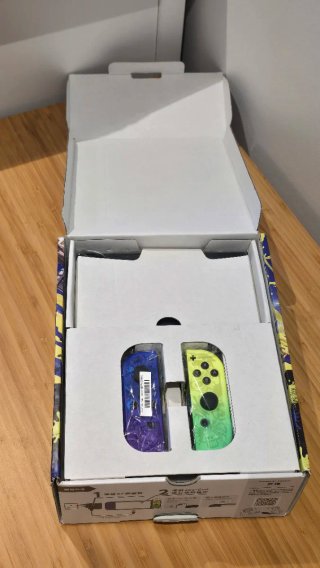 Switch OLED Edizione Splatoon 3 con 1 mese di utilizzo