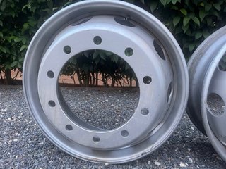 Llantas de Camión Metálicas Medida 19.5’