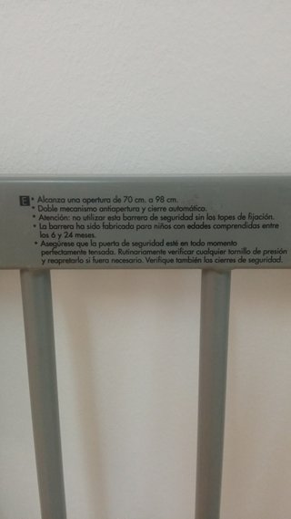 Barrera seguridad niños puertas escaleras
