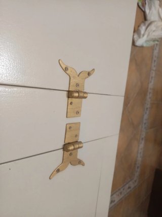 Mesa Arpón Baja Madera Pino Blanca y Dorada