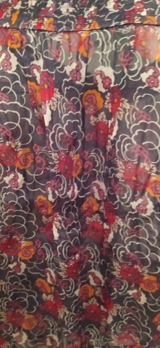 Blusa de seda floral