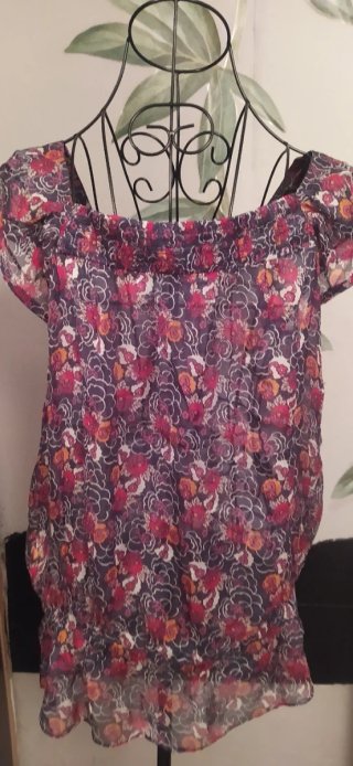 Blusa de seda floral