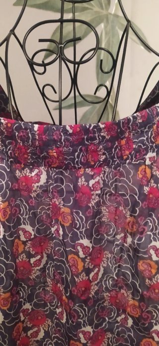 Blusa de seda floral