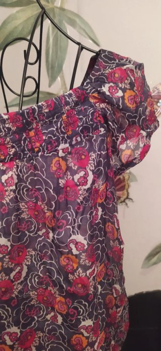 Blusa de seda floral