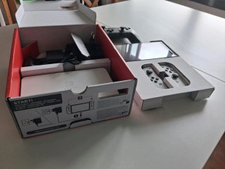 Nintendo Switch OLED Blanca + mando Pro + Caja Org