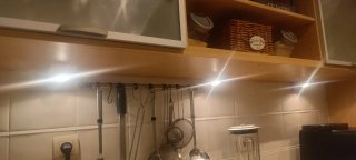 Vetrina moderna in cristallo resistente agli acidi e legno
