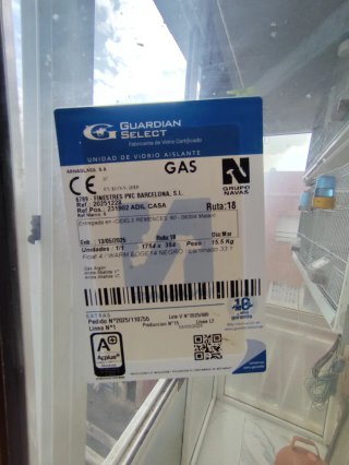 Balconera PVC apertura ext Roble Malta int BL Ext