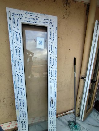 Balconera PVC apertura ext Roble Malta int BL Ext