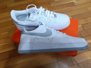 Zapatillas Nike Air Force Blancas y Grises