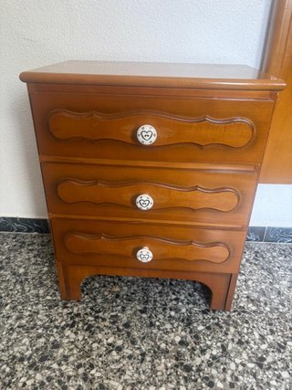 Mesita noche y 2 cabezales cama 90