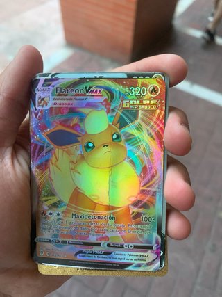 Carta Pokémon Pikachu VMAX Dorada