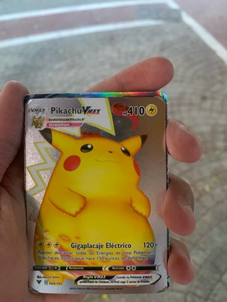 Carta Pokémon Pikachu VMAX Dorada