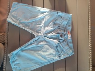 Pantalón corto niño Levi's 511 Talla 16. 15€