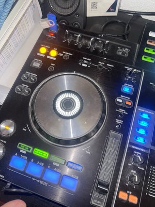 Controladora DJ Pioneer XDJ-RX Negra