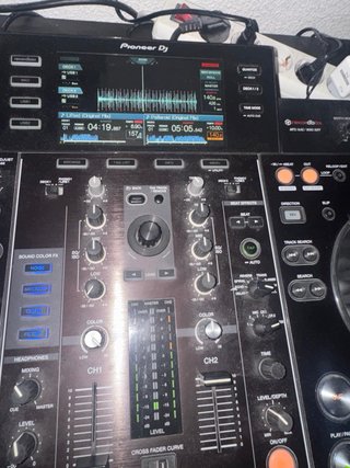 Controladora DJ Pioneer XDJ-RX Negra