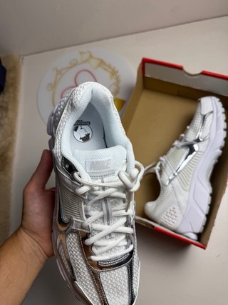 Nike Vomero 5 Argento Bianco Donna