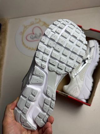 Nike Vomero 5 Argento Bianco Donna