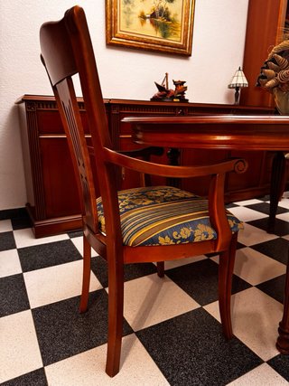 CHOLLO! Salón completo de madera de cerezo.