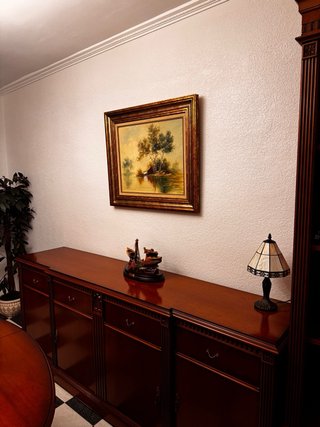 CHOLLO! Salón completo de madera de cerezo.