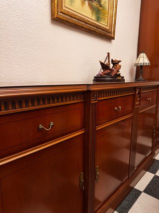 CHOLLO! Salón completo de madera de cerezo.