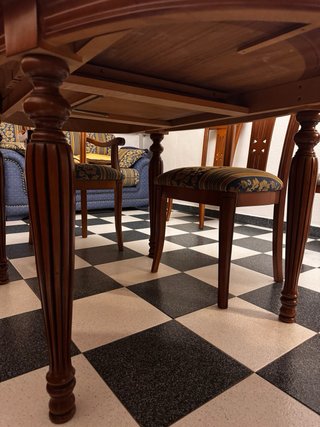 CHOLLO! Salón completo de madera de cerezo.