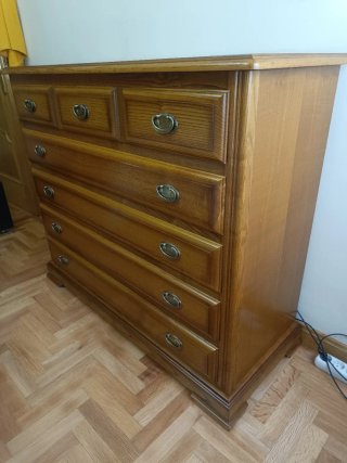 Cómoda de madera para dormitorio