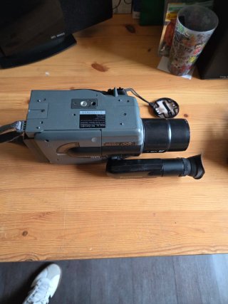 Videocámara Panasonic G100 VHS-C
