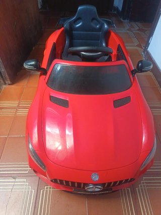 Coche eléctrico infantil Mercedes AMG