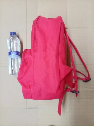 Mochila pequeña color rojo (nueva, de tienda)