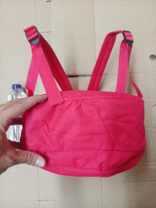 Mochila pequeña color rojo (nueva, de tienda)