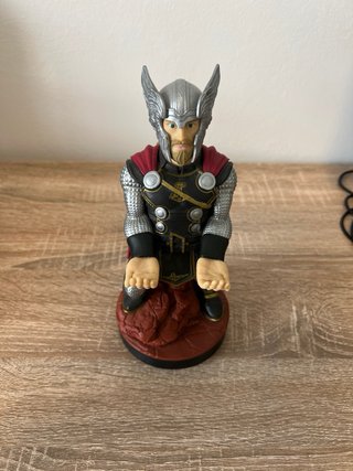 Muñeco de Thor para mando de consola