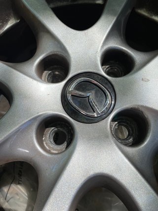 Llantas Mazda 15” 4x100 con neumáticos