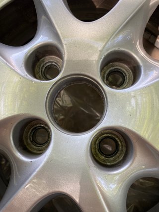 Llantas Mazda 15” 4x100 con neumáticos