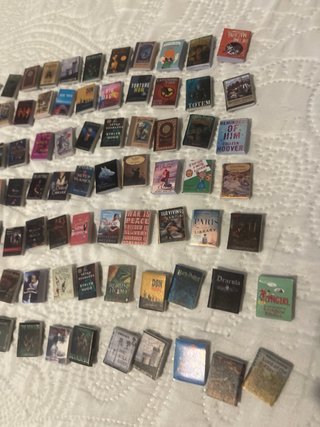 Libros miniatura para casa de muñecas
