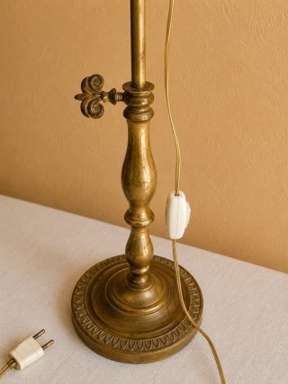 Coppia di lampade moderniste in bronzo con cristallo