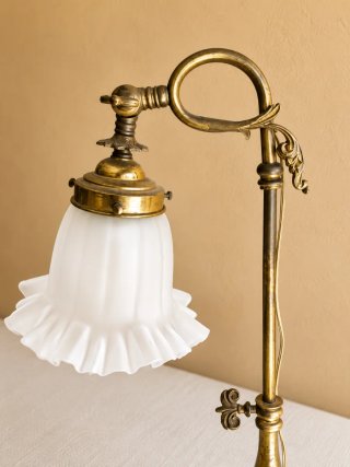 Coppia di lampade moderniste in bronzo con cristallo