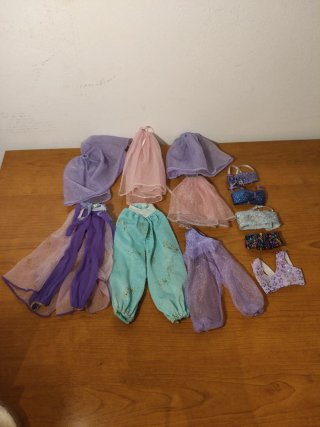 Abbigliamento Barbie. Anni '90 e 2000.