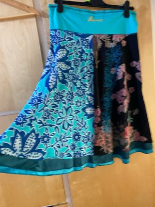 Falda Desigual Estampada Talla M