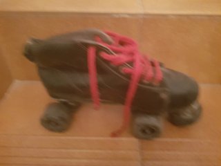Patines Hockey Negros con Cordones Rojos