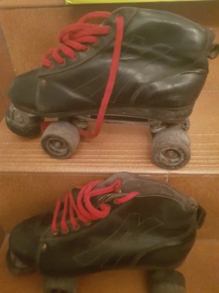 Patines Hockey Negros con Cordones Rojos