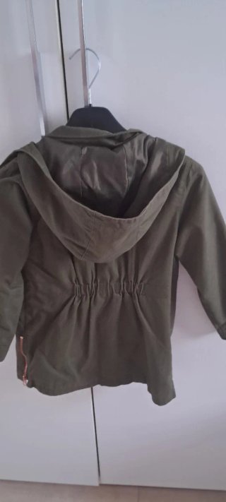 Parka verde niña Primark