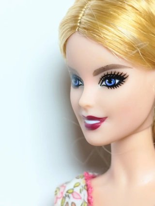 Barbie Holiday 2018 Muñeca