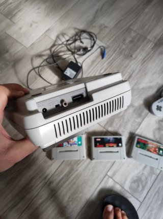 Super Nintendo Console + Controller + 3 Games