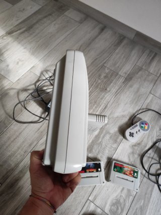 Super Nintendo Console + Controller + 3 Games
